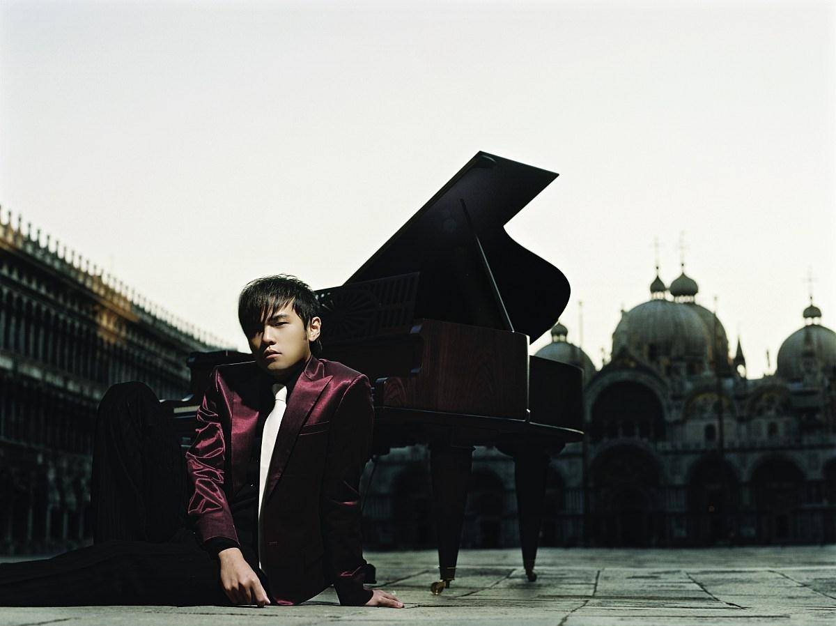 周杰伦多才多艺,说起成功,让他感激妈妈这样做