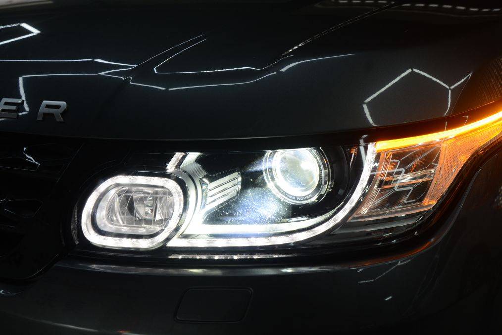 路虎揽胜车灯改装路虎揽胜改led好还是改氙气灯好