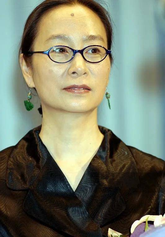 原创老戏骨奚美娟:为挽留丈夫冒险高龄产子,被抛弃20年后又同剧飙戏