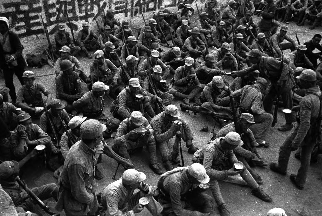 从一张八路军喝水图中看八路军单兵装备,没有你想象中的那么简单