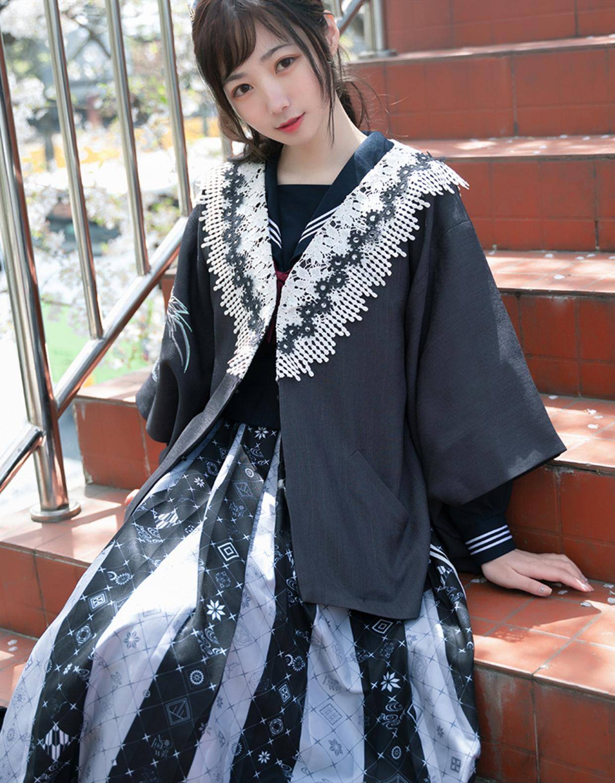 原创最近很流行jk 洛丽塔的穿法,两种经典相碰撞,亮眼又耐看!