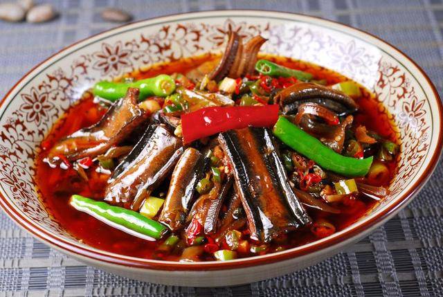 麻辣土鳝鱼的制作,大厨的独家秘制配方教程,记得收藏