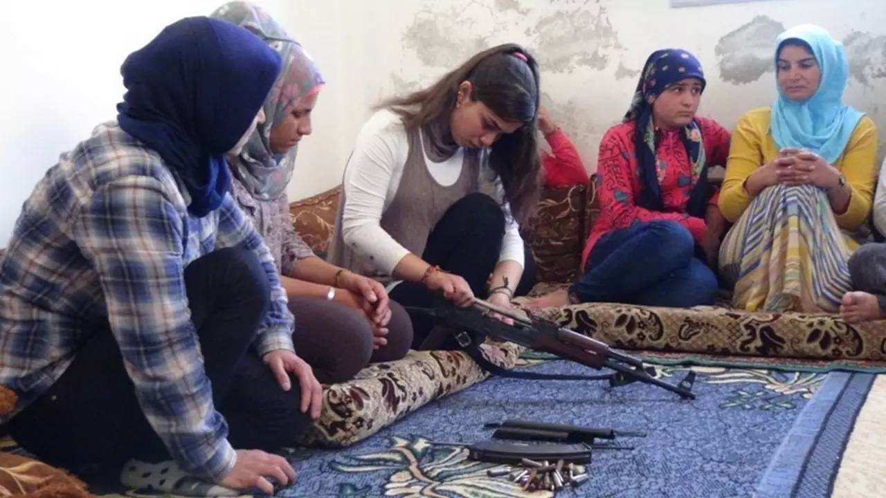 叙利亚女人 市场图片