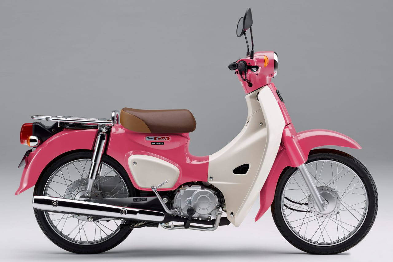 动漫里的摩托车 本田super cub粉色版上市 全球限量两千台