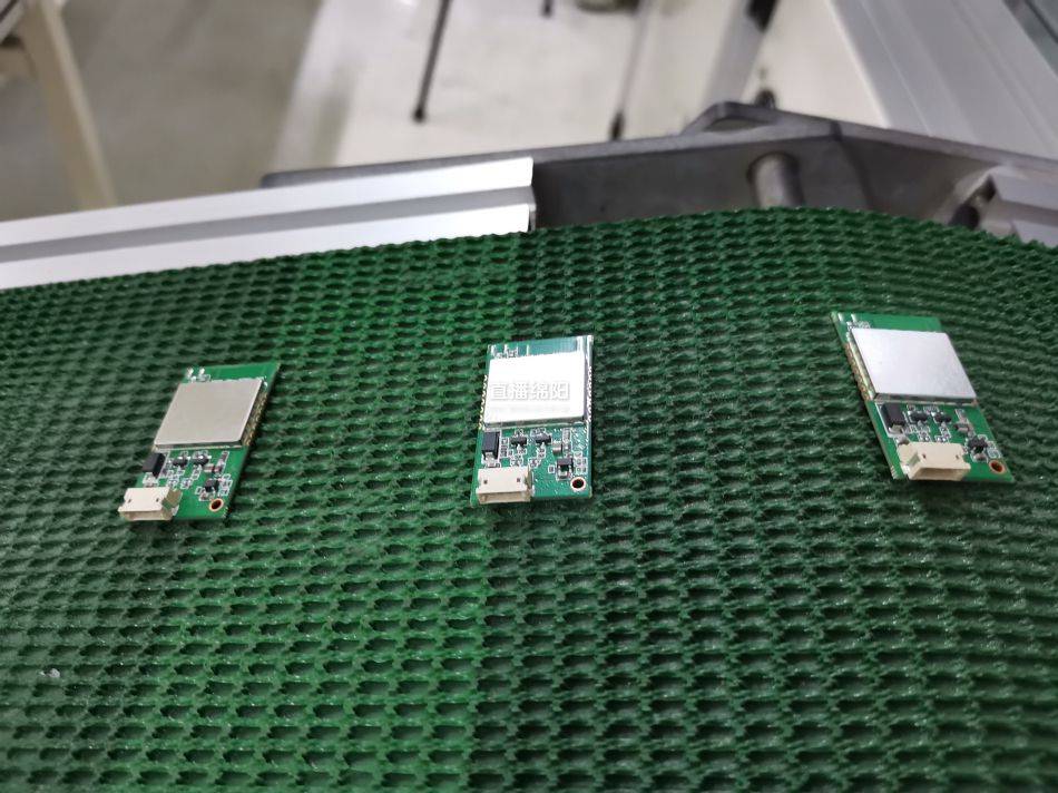 工业挑大梁!首款国产超小体积5g通信模组在绵下线