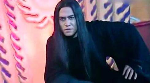 "无天佛祖"回农村穿着朴素掰玉米,坦言:父亲曾卖血赚学费_黑子