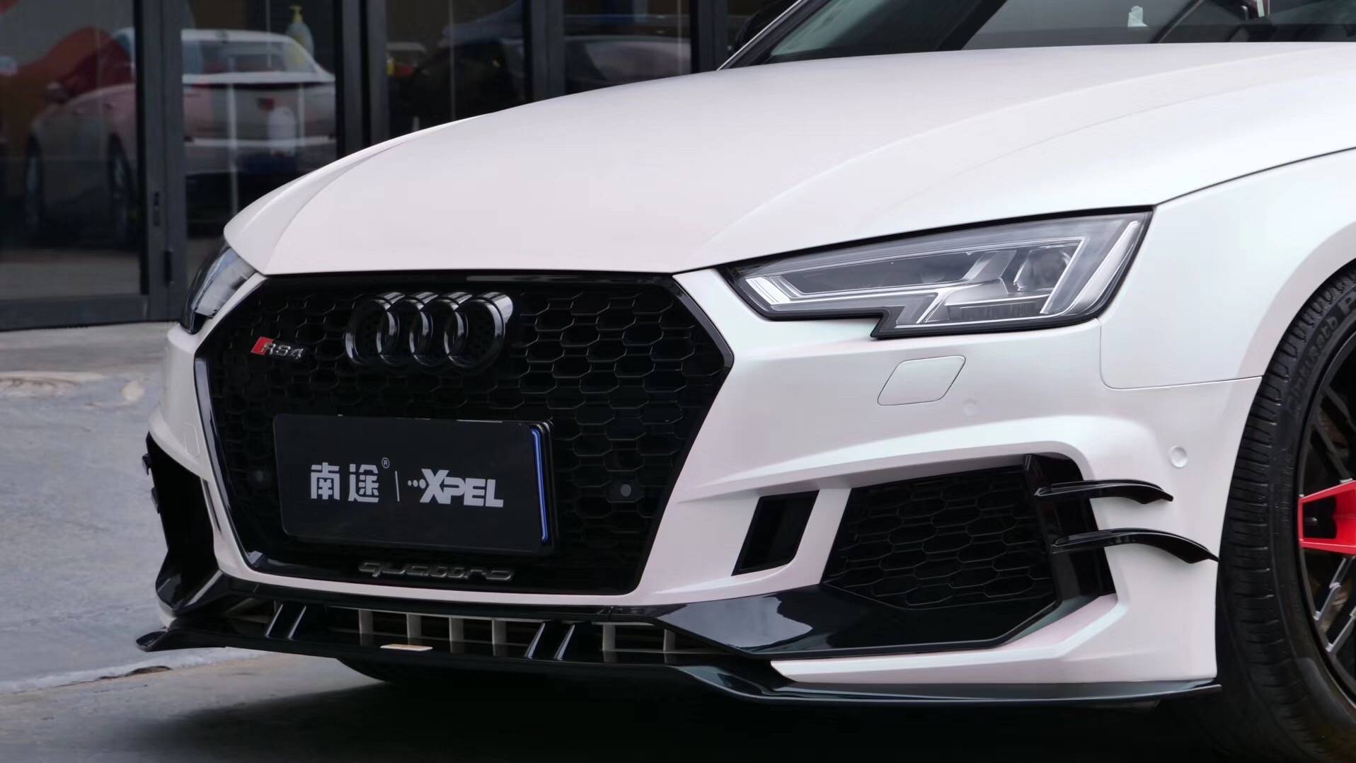 奥迪a4 曙光白 改色案例分享