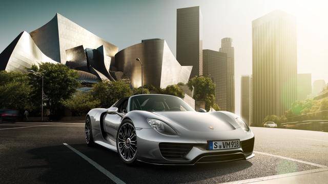 保时捷918 spyder:首款搭载三驱动单元的超级跑车