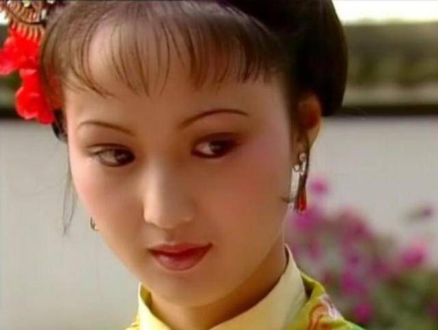 原创红楼梦平儿做贾琏的小妾多年为何不怀孕为了保命