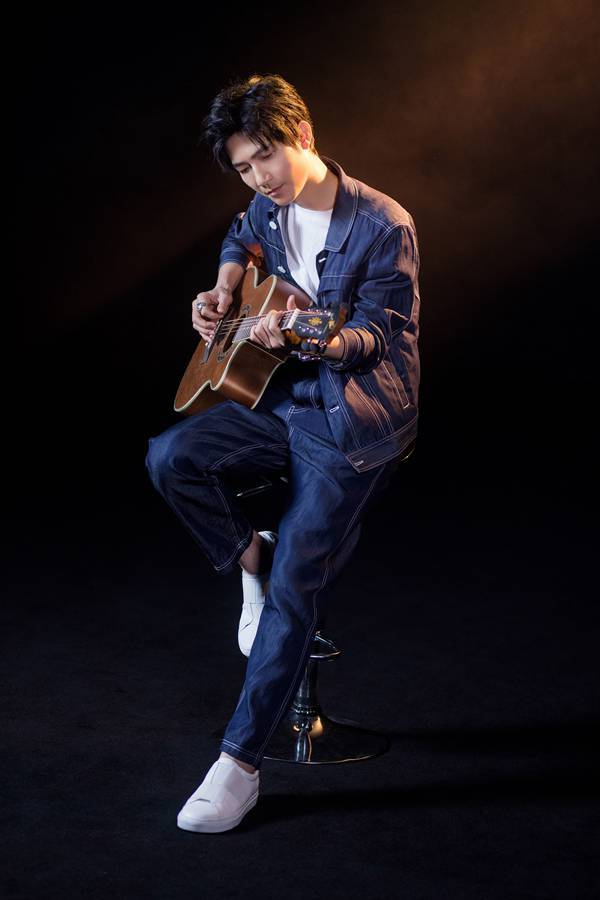 陈楚生重新演绎经典情歌忘不了今日上线