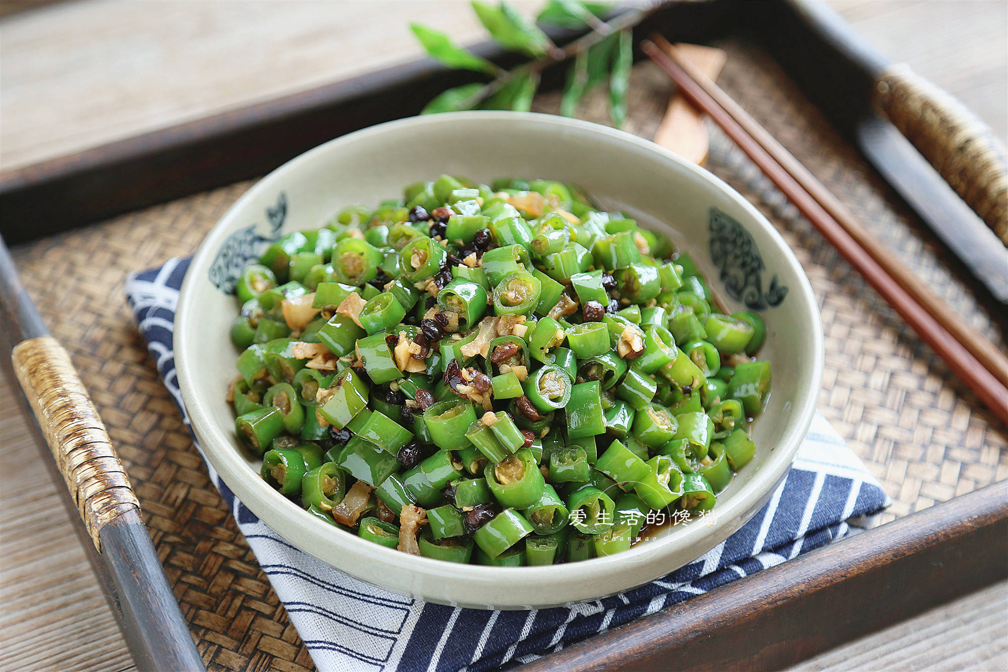 它是湖南人餐桌的常客,没胃口炒一盘,能吃三碗米饭,味道绝了_辣椒