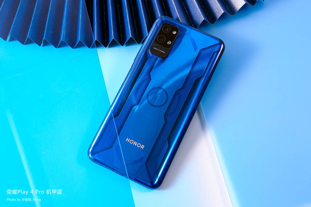 荣耀play4 pro图赏:充满未来气息的既视感_机甲