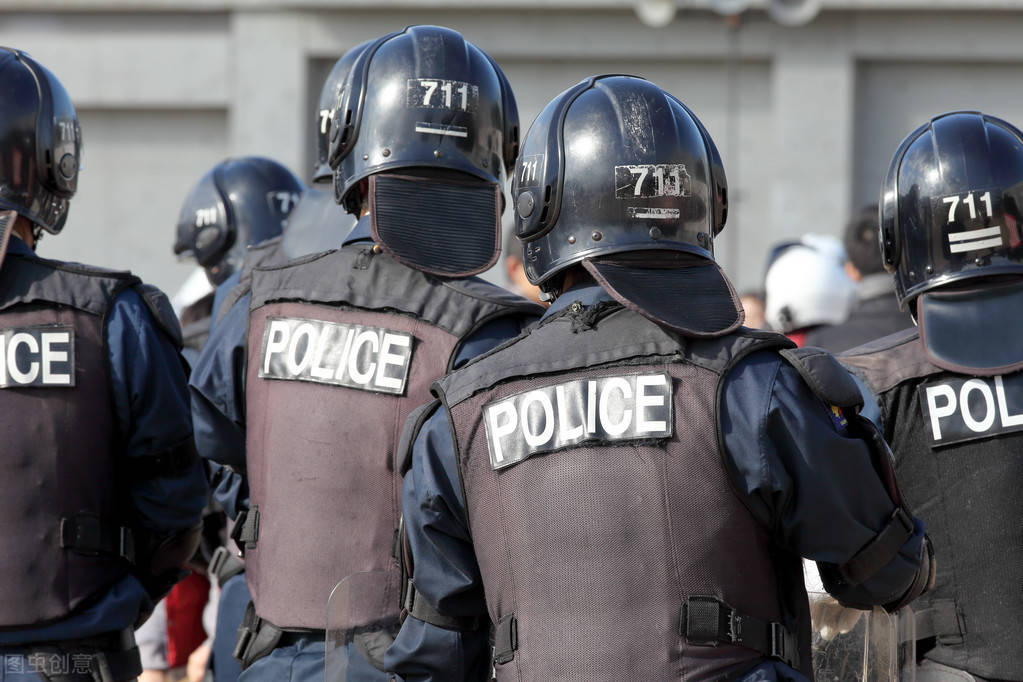 塞尔维亚突发暴乱,反对势力表示:警察实施暴行!