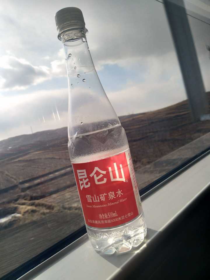 5100矿泉水高铁图片