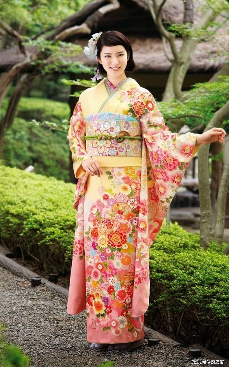 日本女星武井咲和服写真,绚烂多彩宛如待嫁新娘