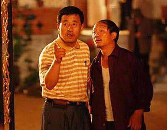 王小宝之后也慢慢的淡出了娱乐圈,以《乡村爱情进行曲》黄世友一角又