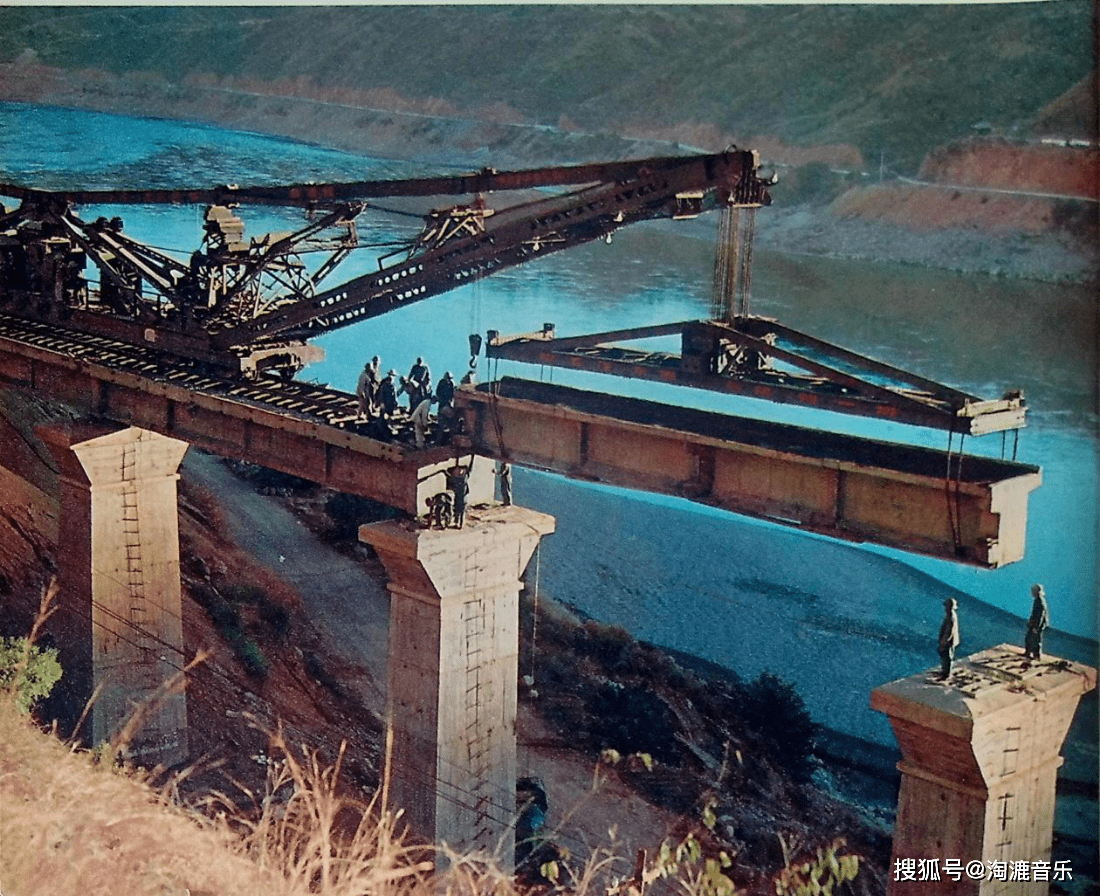 原创回顾1974年《中国摄影》杂志中每位摄影师镜头下的精彩一瞬