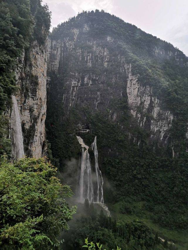 小龙洞景致不错.景区风光,重峦叠嶂,奇山秀水,别有洞天.