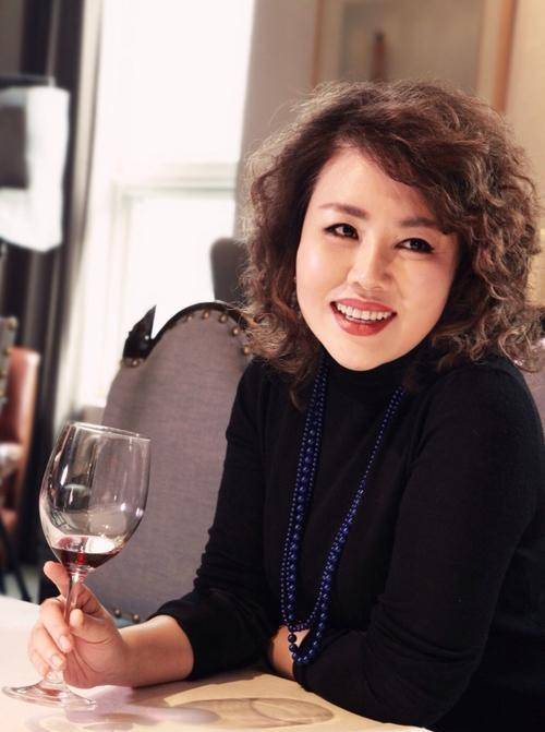 原创白岩松昔日的搭档方静因涉嫌间谍门前途尽毁44岁客死他乡