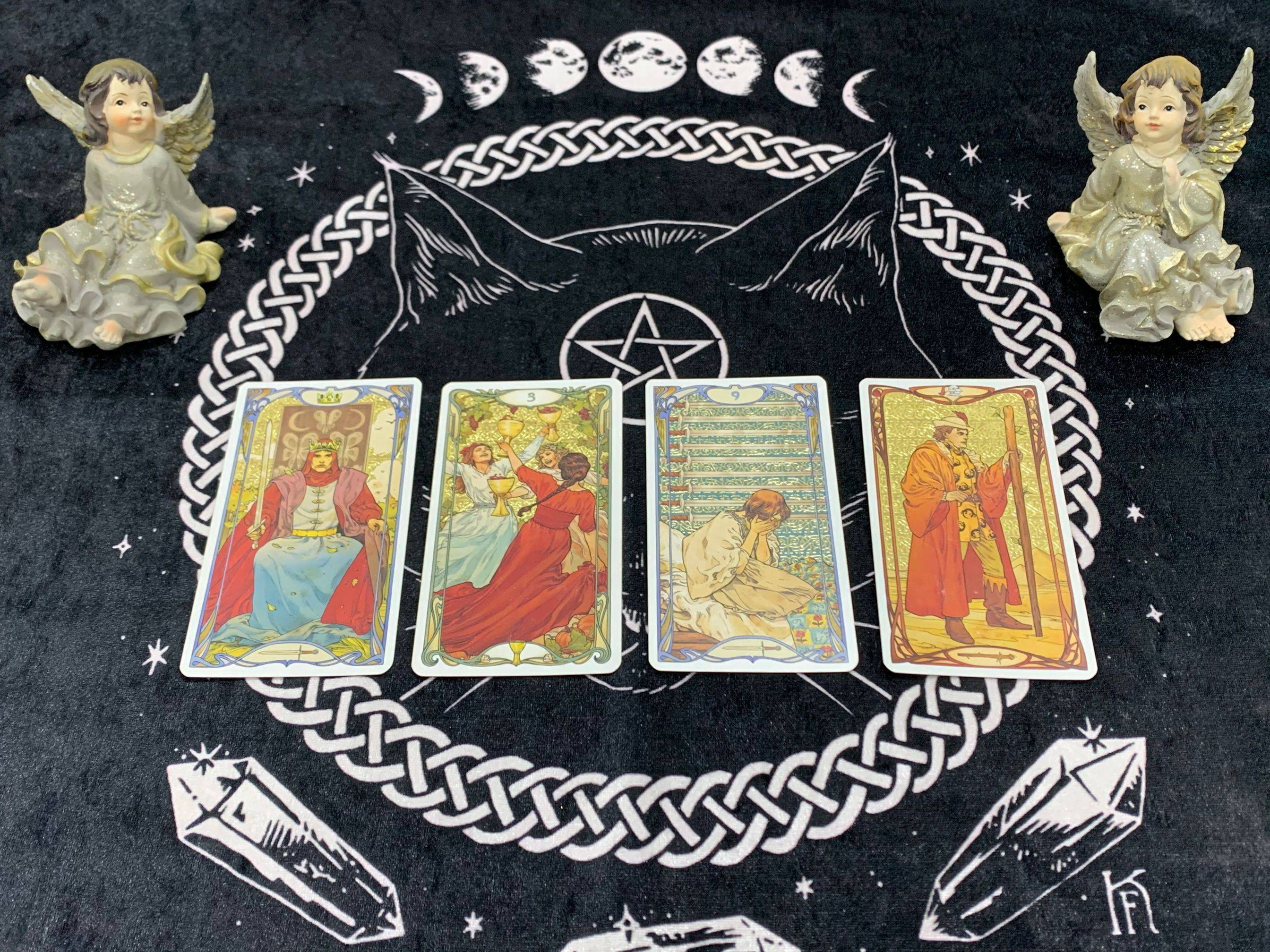 原创猫巫塔罗:水瓶座第三季(七/八/九月)运势,勇于付出结果变成负担