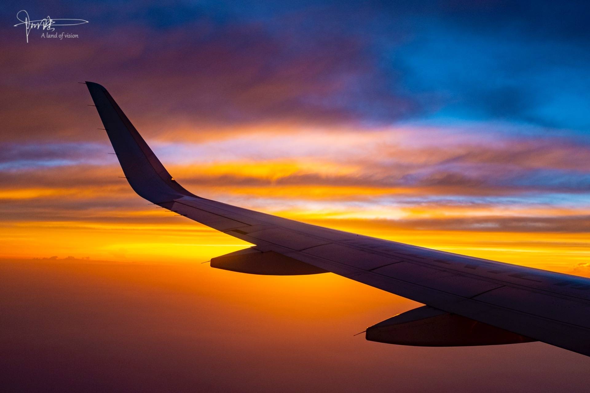 部分时候坐飞机只是为了赶路,在意的是来回的方便与否,对于路上的风景