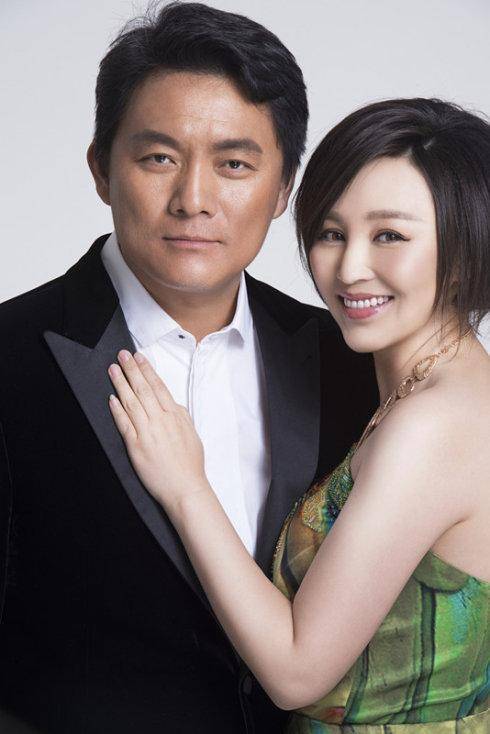 她的丈夫就是导演郭靖宇,岳丽娜更是让他值得骄傲一辈子的女人.