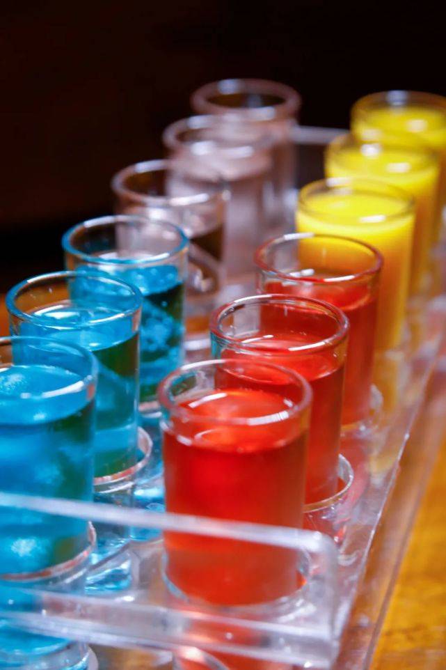 全场酒水买①送①!重庆超人气小酒馆,请你1次喝个够