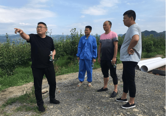 古蔺县农业农村局局长李小波督导生猪生产保供和非洲猪瘟防控工作