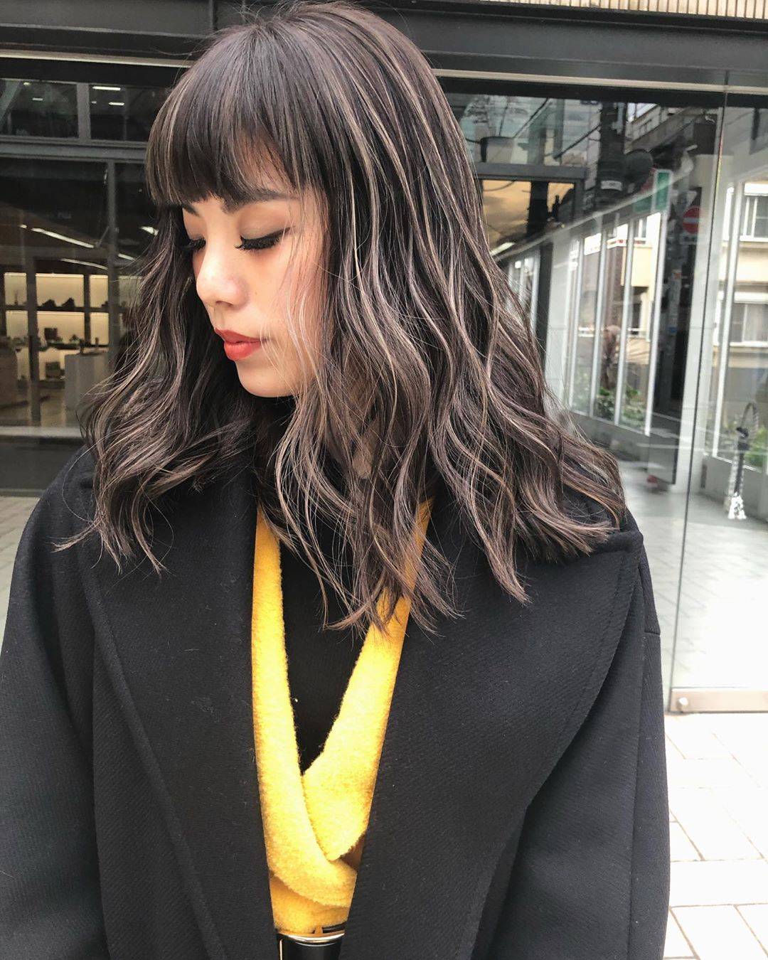 今年流行"瓜子染",好看时尚很有线条感,不分直卷都很美_头发