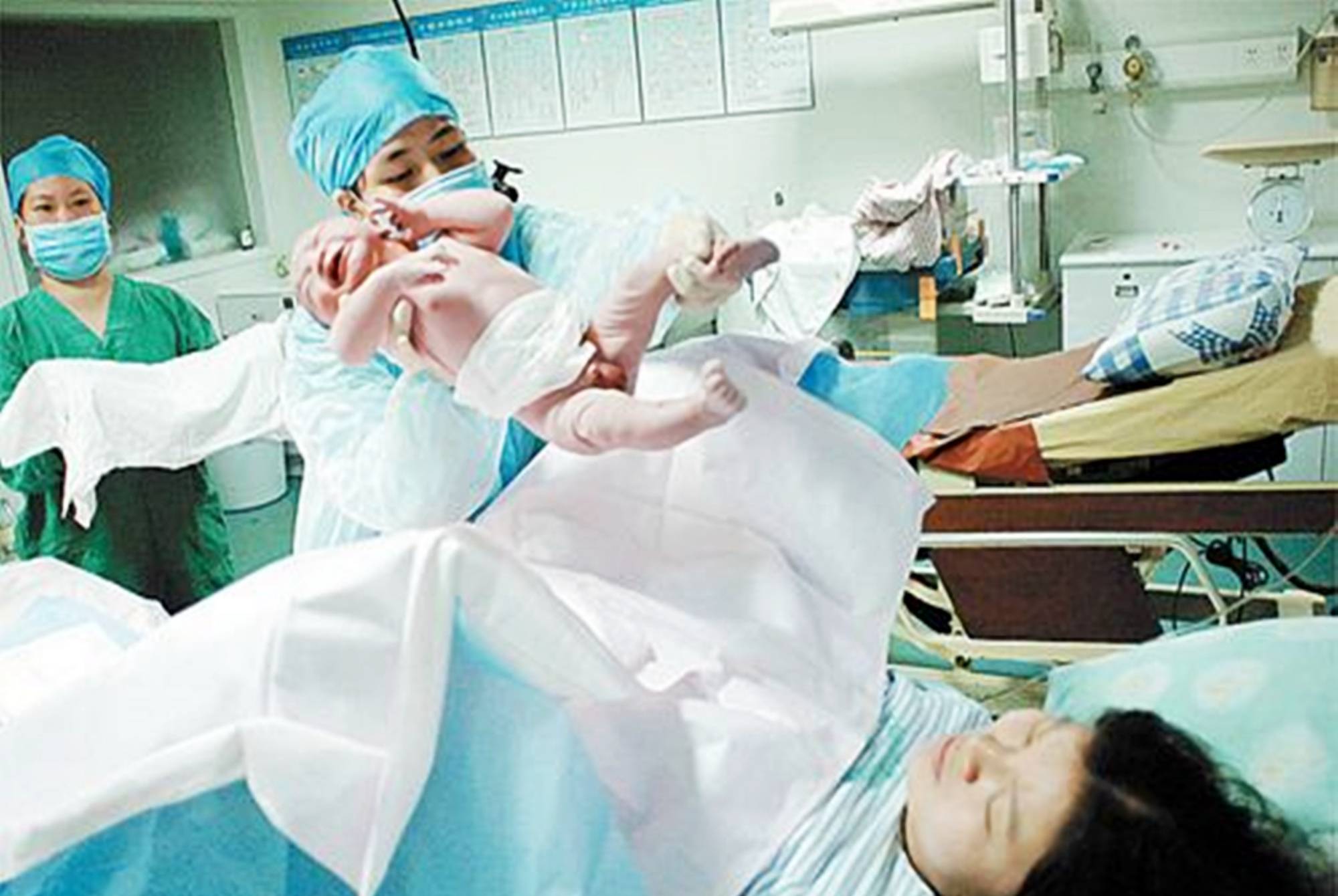 有一种产后疼痛叫按肚子,顺产剖腹产都无法避免,这究竟有何用?