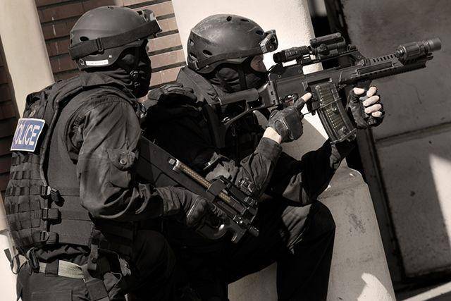 安装在hk416步枪上的m4红点瞄准镜