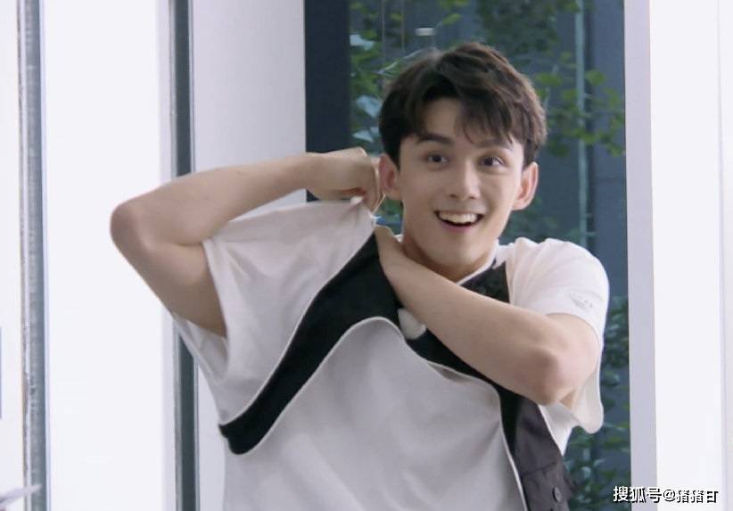 蔡徐坤演反派成功baby直接挑战阚清子臂力都是抱孩子练出来的