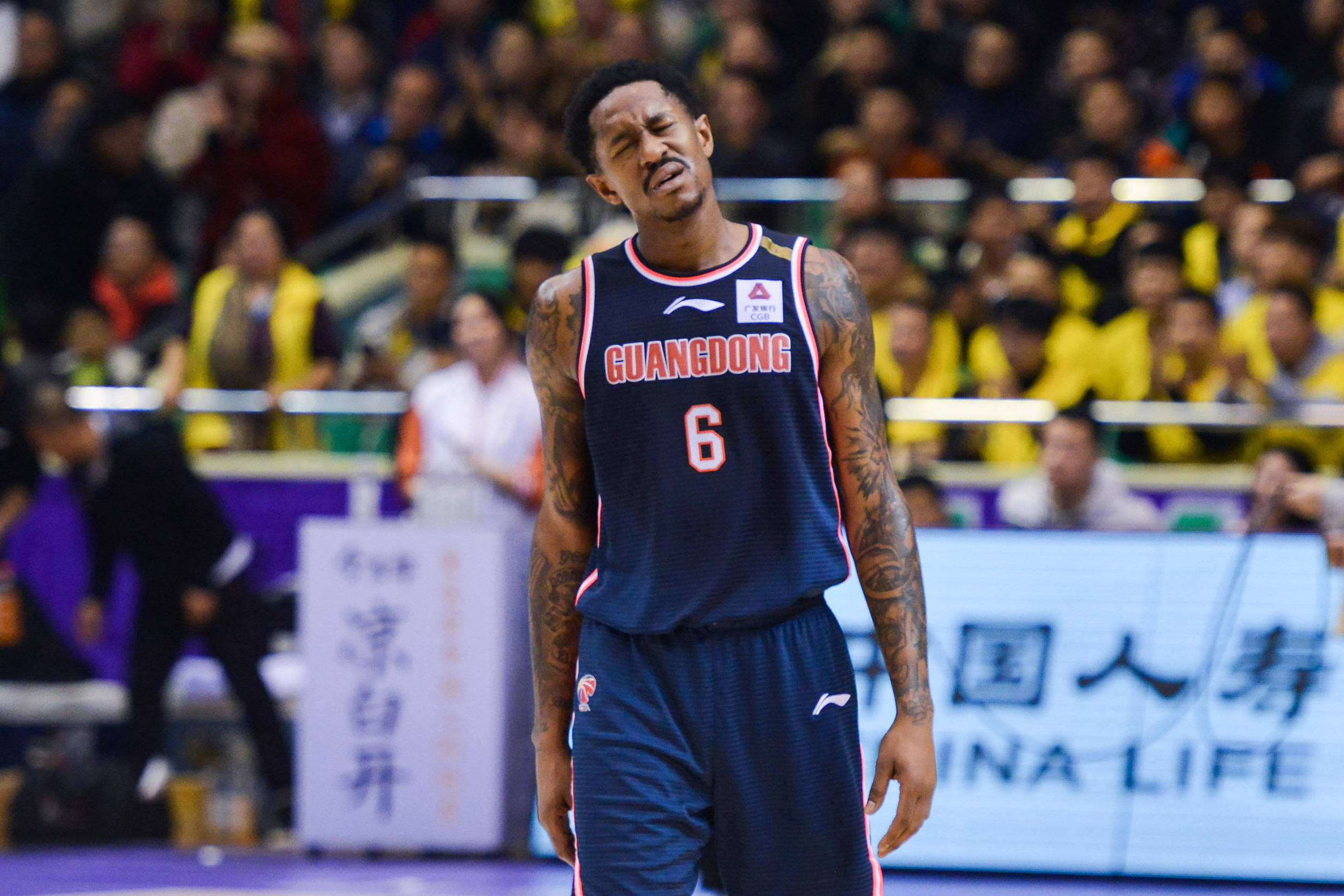 广东外援马尚·布鲁克斯晒登机视频:就我一个乘客_比赛