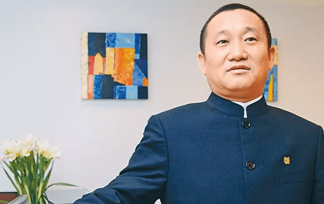 美国人开价4亿收购他公司遭拒,如今他坐拥470亿,给每个亲戚500万_刘忠