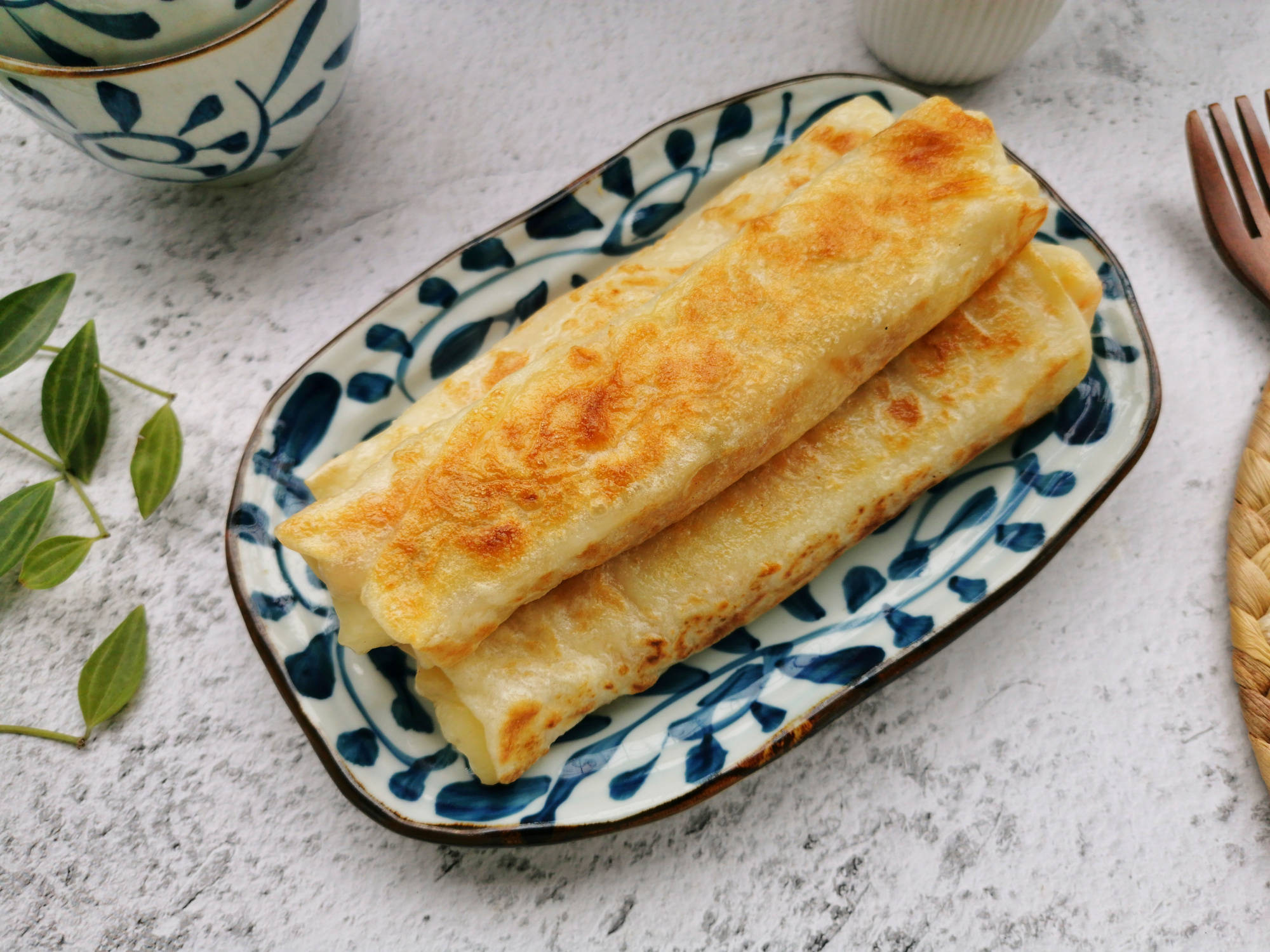 原创外面5块钱一个的土豆丝饼,教你在家做,筋道不黏牙,5块钱做7个