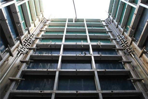 电梯井内筒模板系统是什么