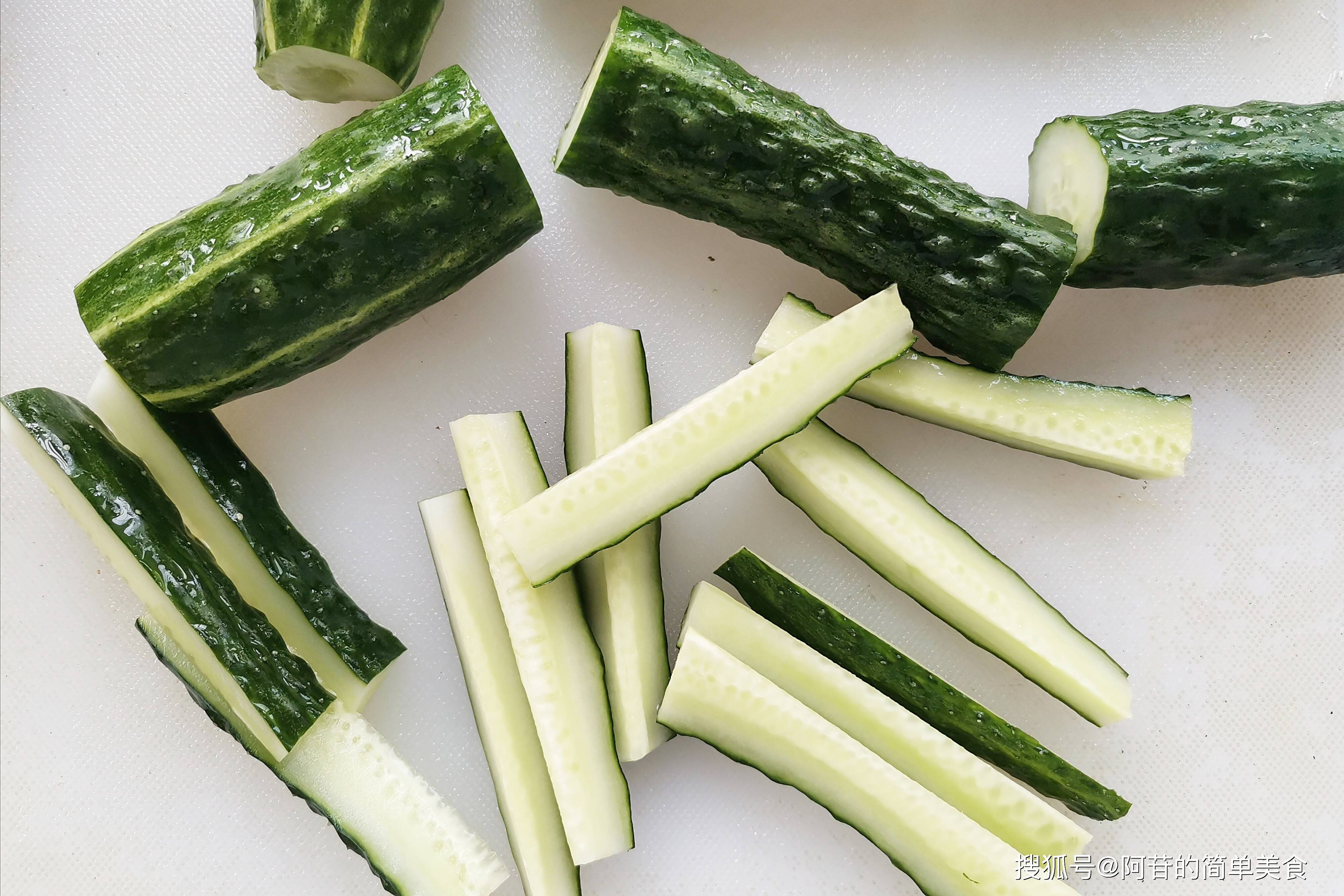 原创喝粥吃面少不了这道腌黄瓜脆嫩爽口清香开胃棒