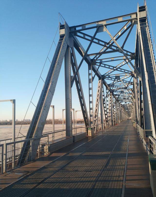 原创漫步中东铁路遗址公园,欣赏别样的冬季松花江风光