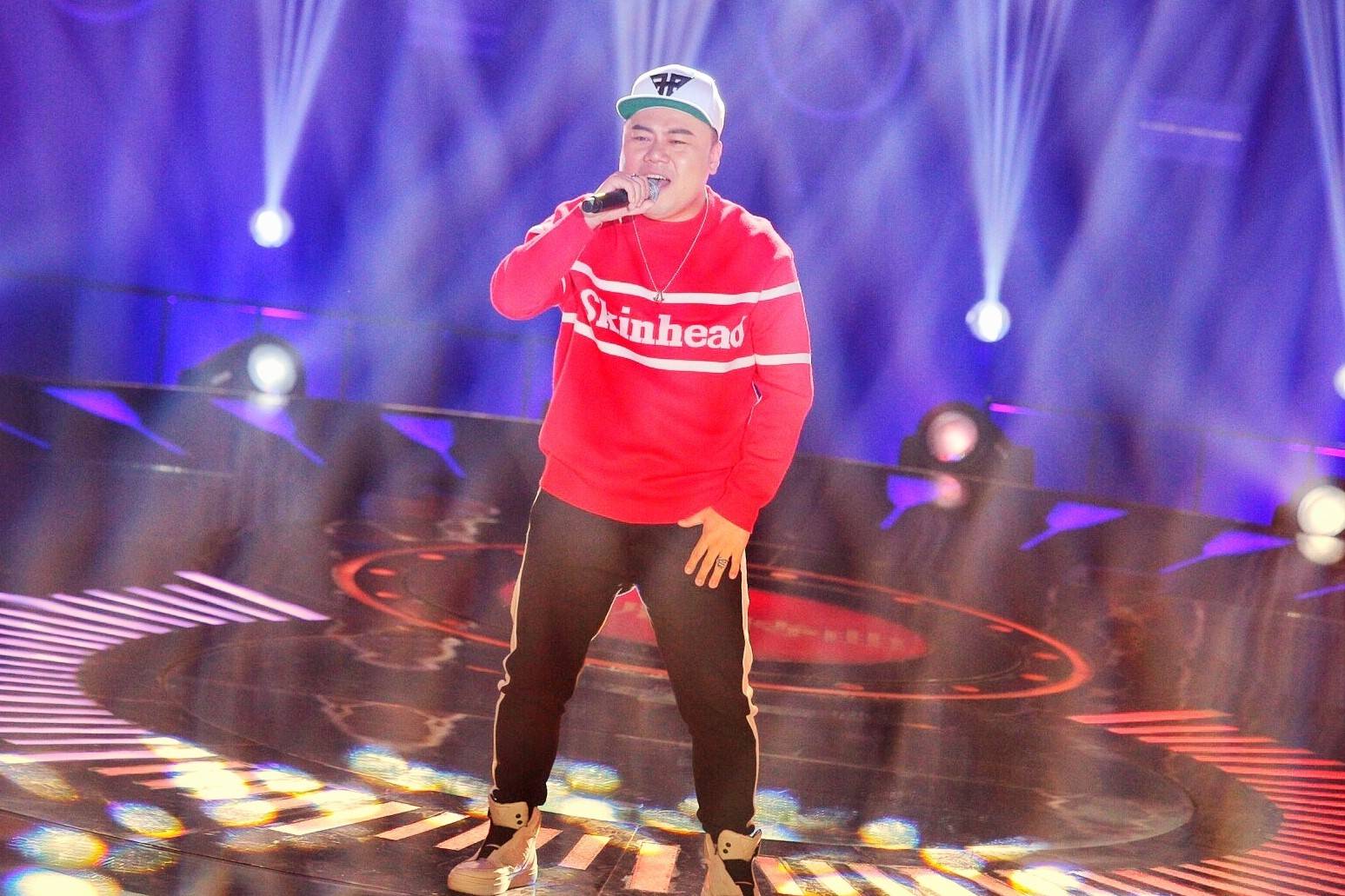 葛林将携经典之作「林中鸟」出席哈尔滨芝华仕旗舰店品牌