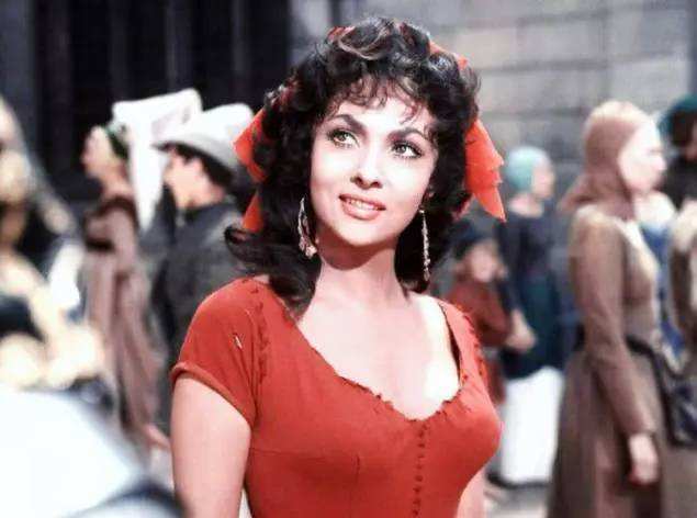 颜值即正义?是最可笑的谎言,也说《巴黎圣母院》