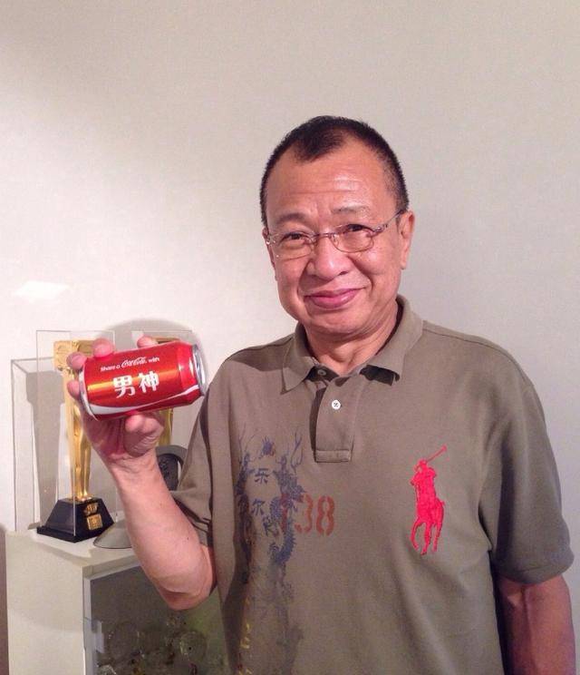 原创70年代,第一个开奔驰上班的配角演员,甘草演员许绍雄一直在拼爹