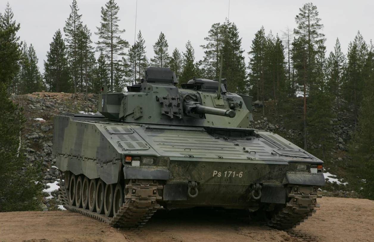 图为cv90120轻型坦克