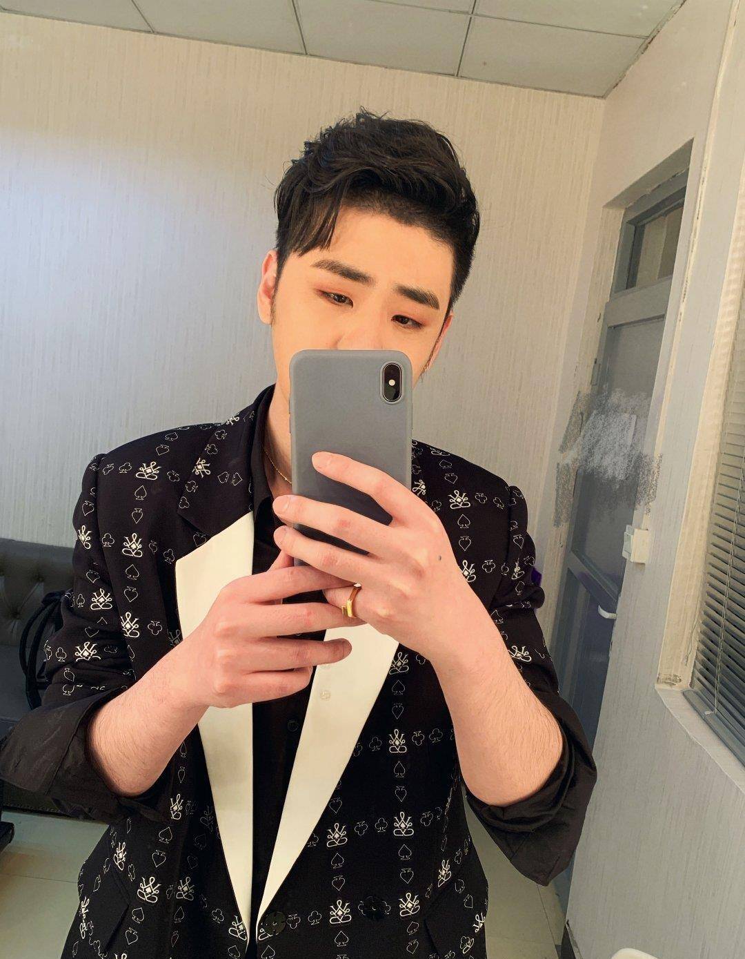 云雷造型承包了附近的柠檬和醋张云雷这下子懵逼了