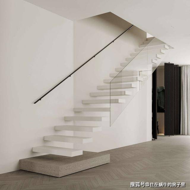 悬空楼梯设计效果图图片