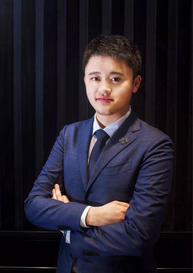 安踏跑出四位亿万富豪,中国体育运动第一品牌家族是如何炼成的_丁世忠