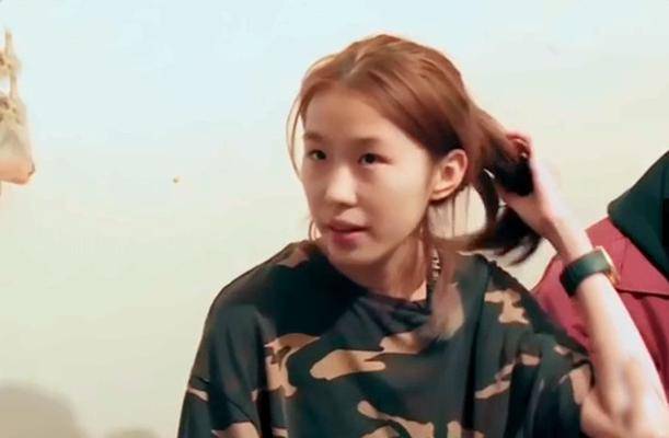 她曾每天喝水靠人喂,日常花费上万元,变形计"巨婴"现状如何?