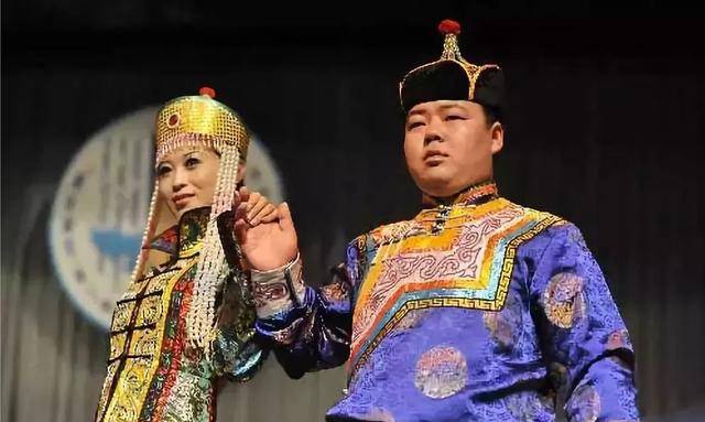 民族精华土默特部落服饰