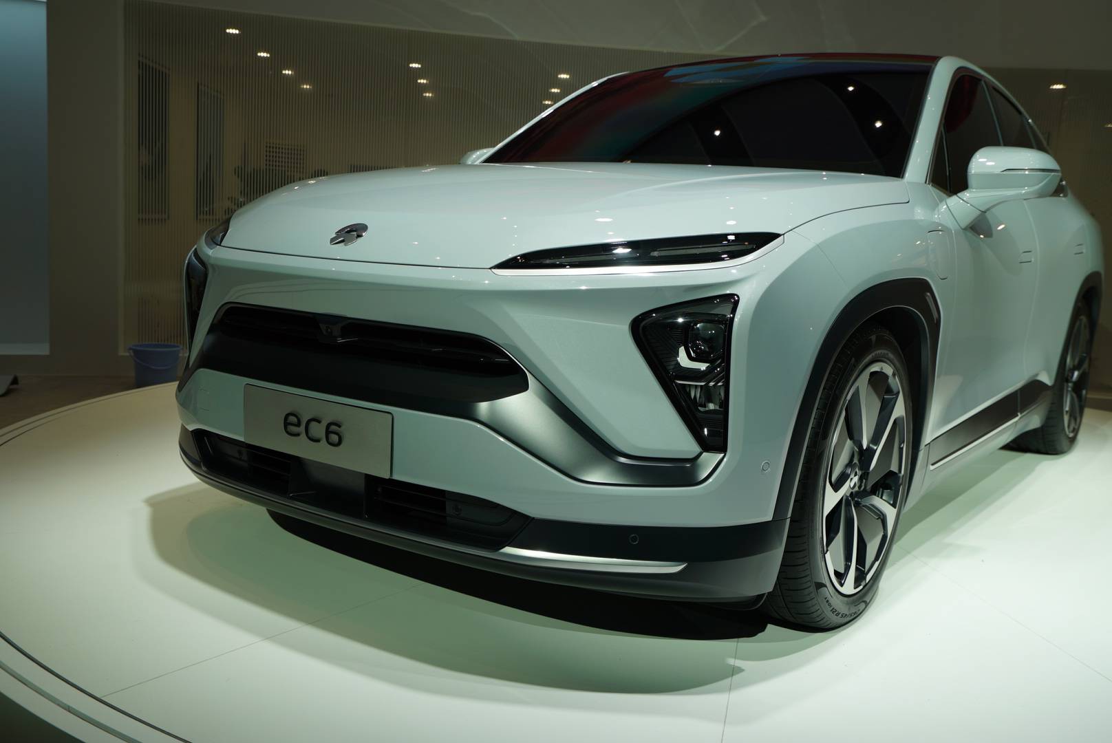 蔚来ec6上市补贴前售3680万起最远续航615km