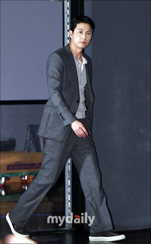 韩片铁雨2试映郑雨盛郭道元柳演锡出席