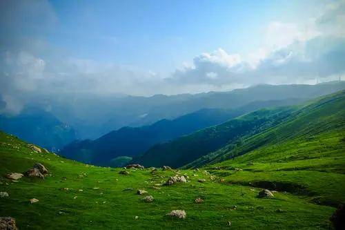 原创致敬八一!云跑红色之山